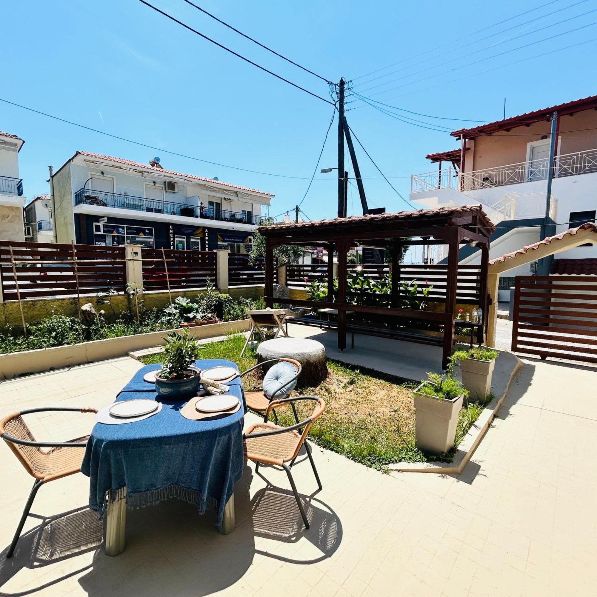 Next To The Beach Apartments Ofrínion Exterior foto