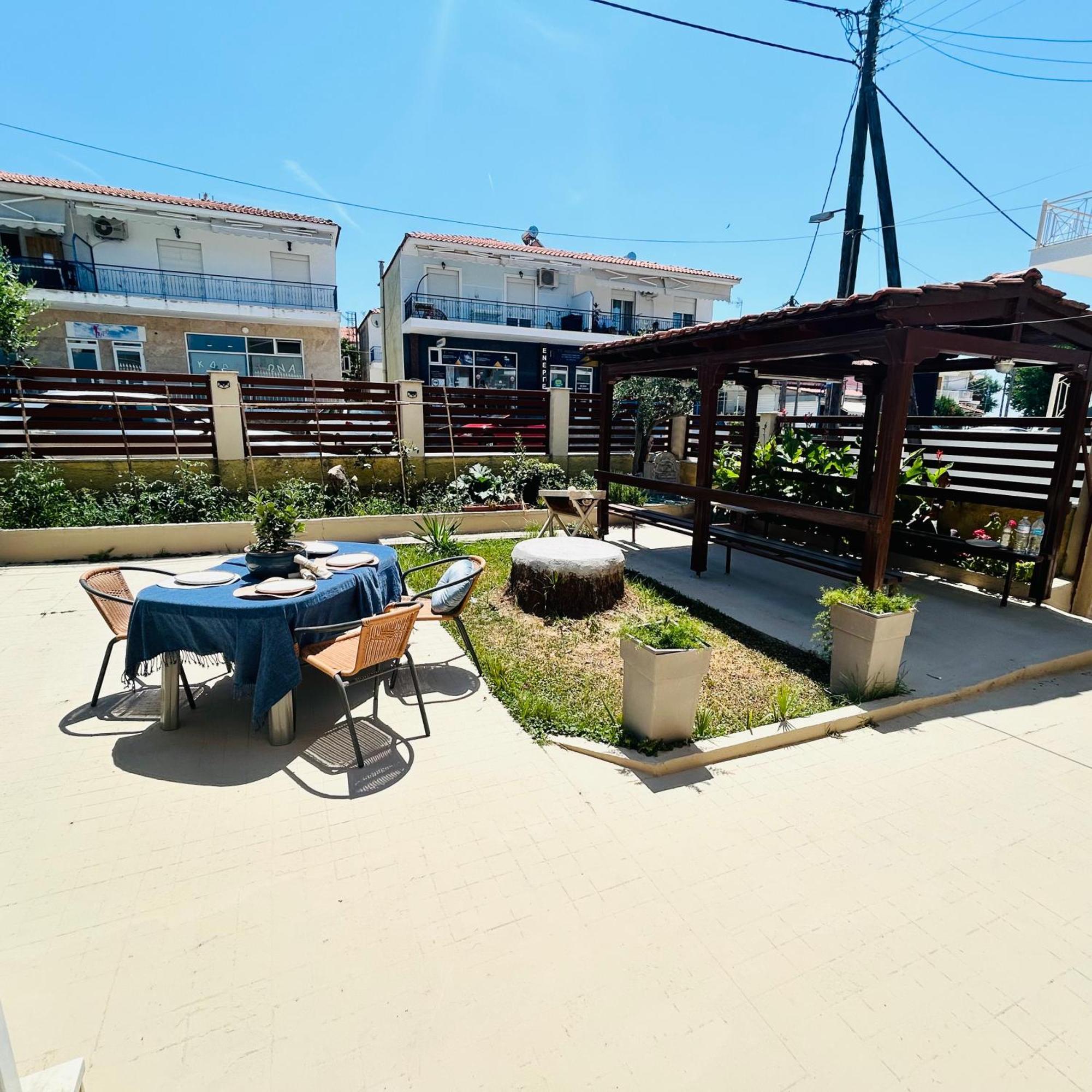 Next To The Beach Apartments Ofrínion Exterior foto