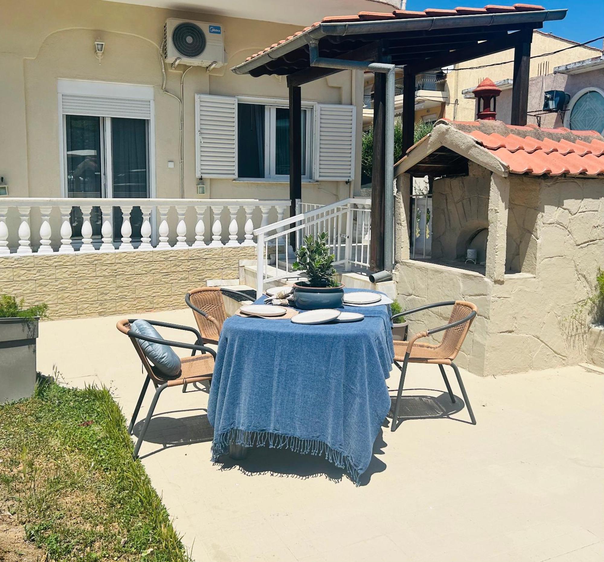 Next To The Beach Apartments Ofrínion Exterior foto